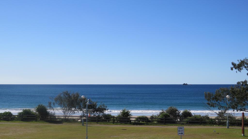 Bayview Beachfront Apartments, In Town Right On The Beach Byron Bay Exterior foto