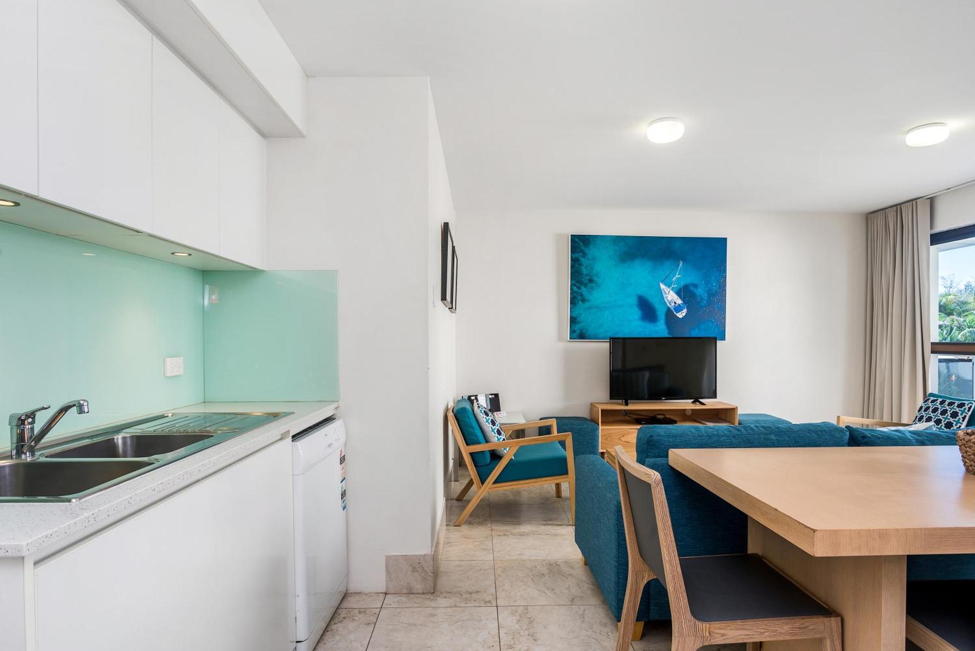Bayview Beachfront Apartments, In Town Right On The Beach Byron Bay Exterior foto