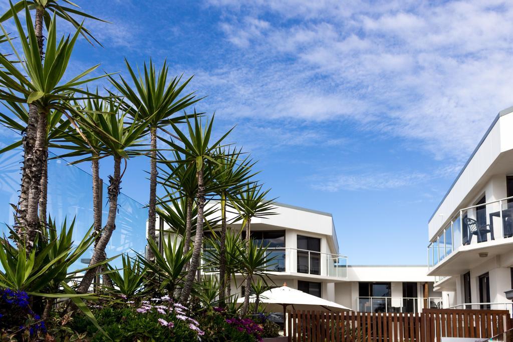Bayview Beachfront Apartments, In Town Right On The Beach Byron Bay Exterior foto