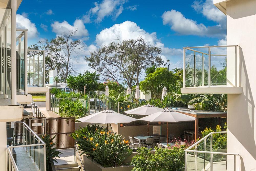 Bayview Beachfront Apartments, In Town Right On The Beach Byron Bay Exterior foto